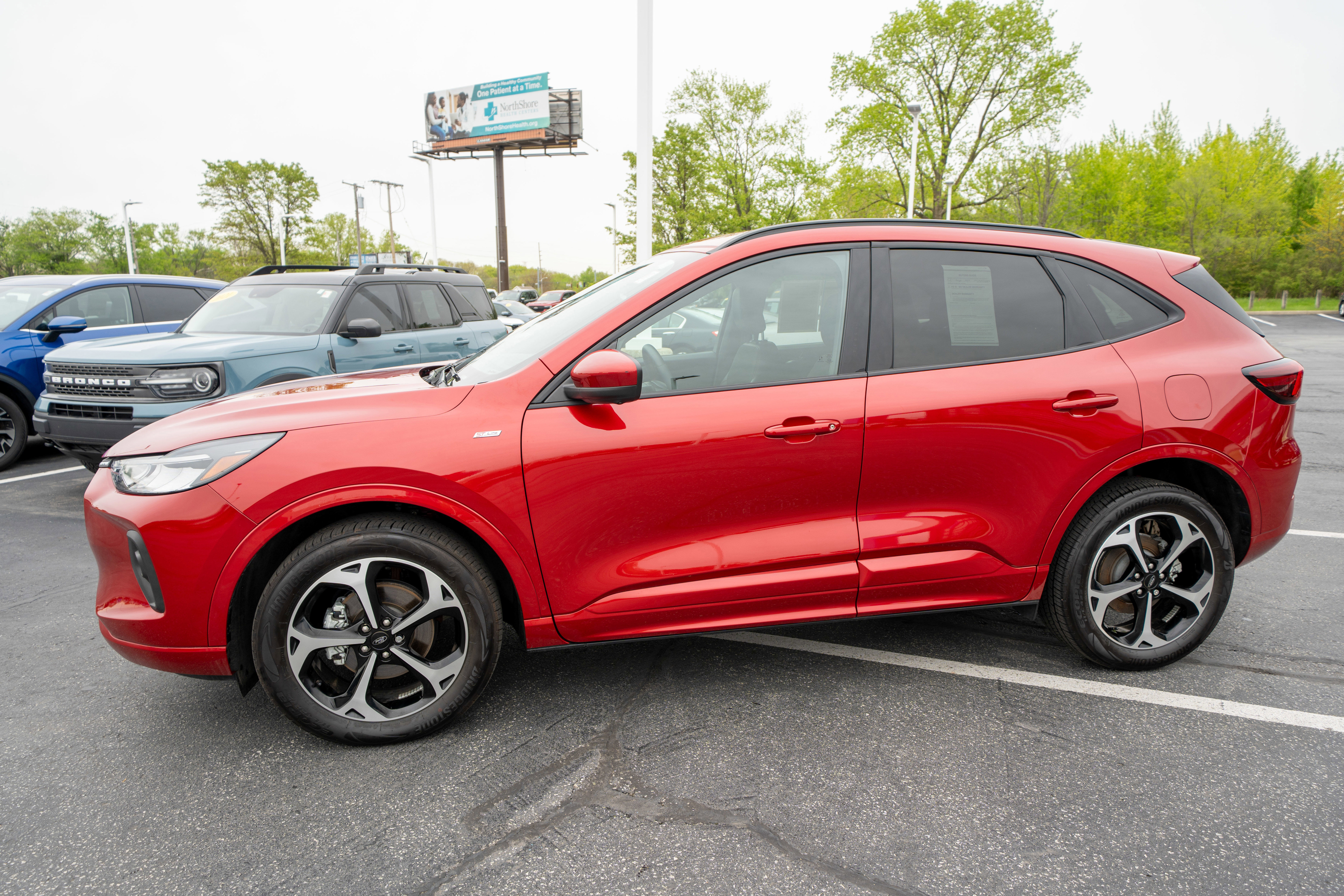 Used 2023 Ford Escape ST-Line Select w/ Tech Pack #2 AWD/4WD image 3