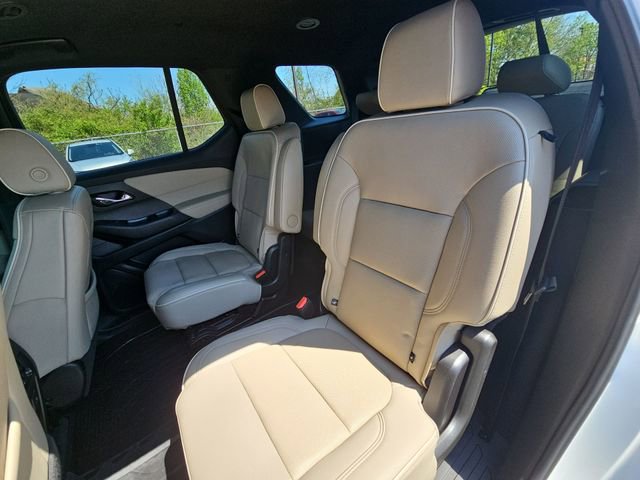 Used 2022 Chevrolet Traverse Premier FWD image 26