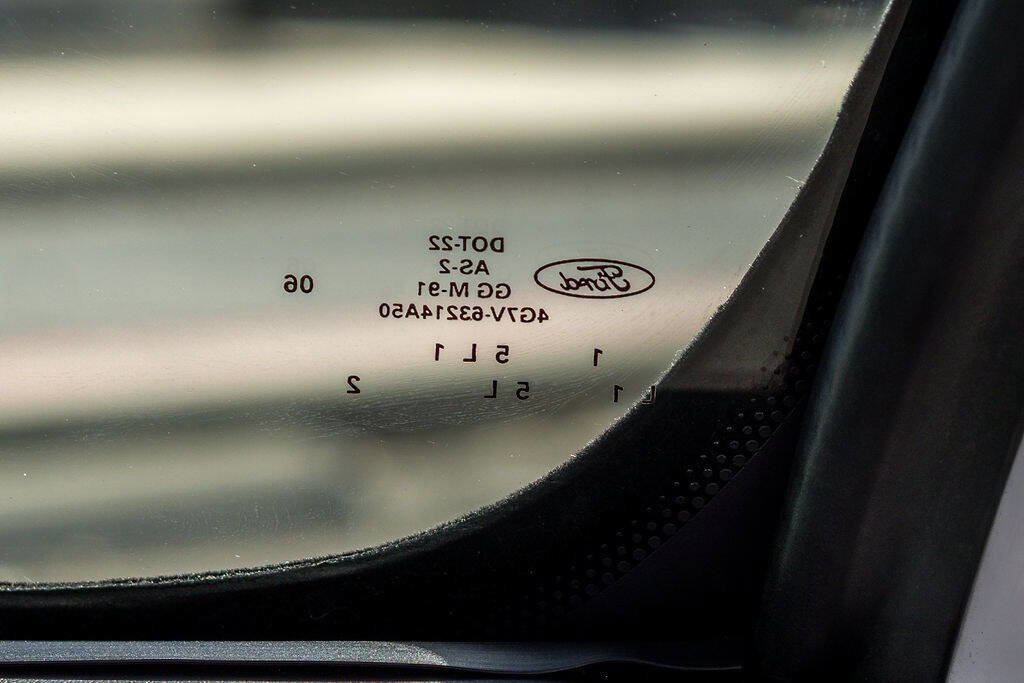 Used 2005 Ford GT image 77