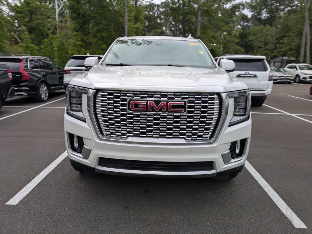 Used 2021 GMC Yukon XL Denali w/ Denali Premium Package AWD/4WD image 2