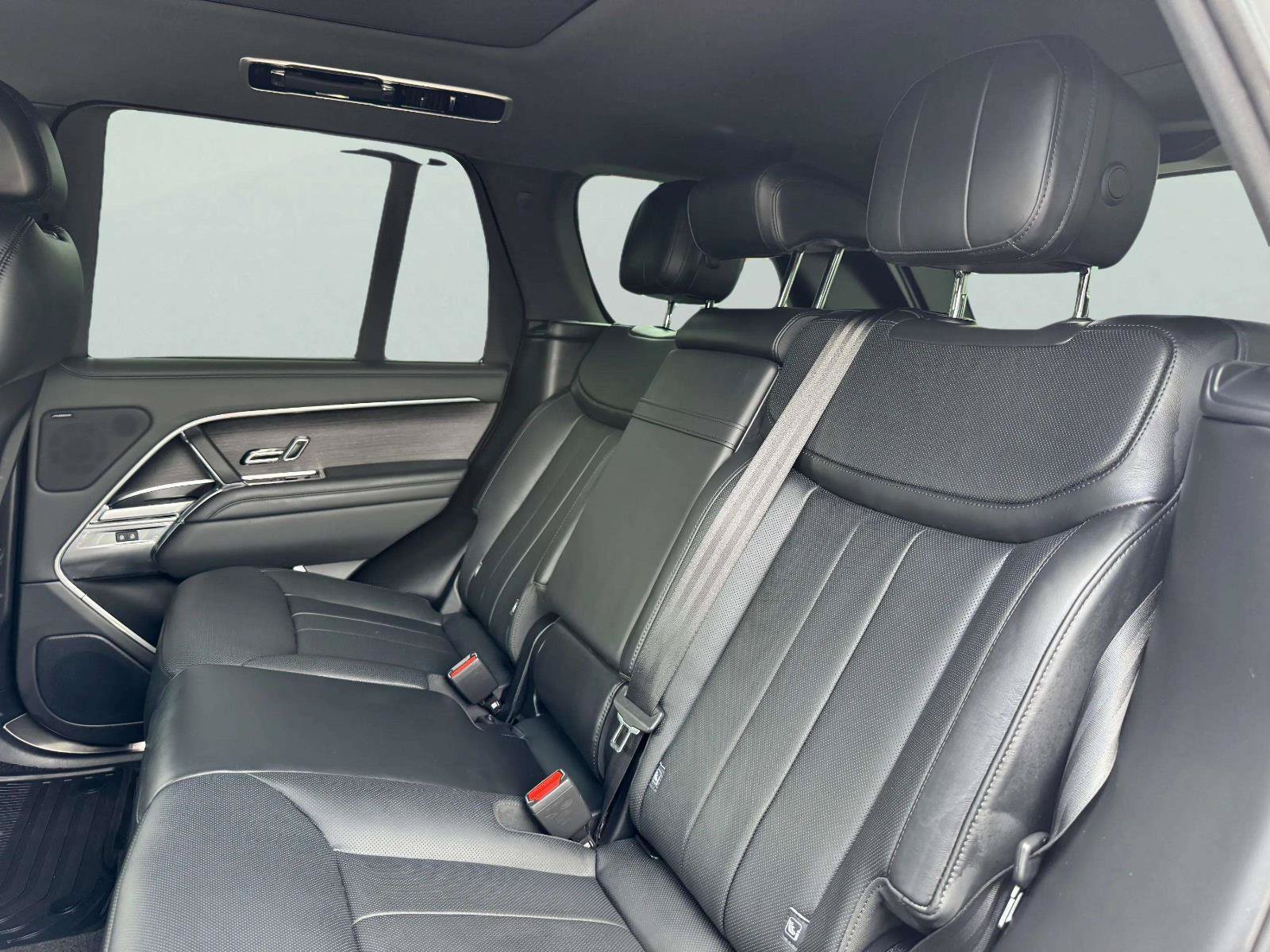 Used 2024 Land Rover Range Rover SE AWD/4WD image 38