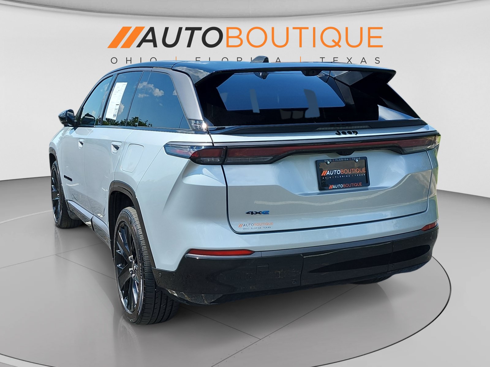 Used 2024 Jeep Wagoneer Launch Edition AWD/4WD image 3