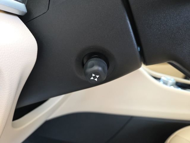 Used 2022 Jeep Grand Cherokee L Limited w/ Luxury Tech Group II image 18