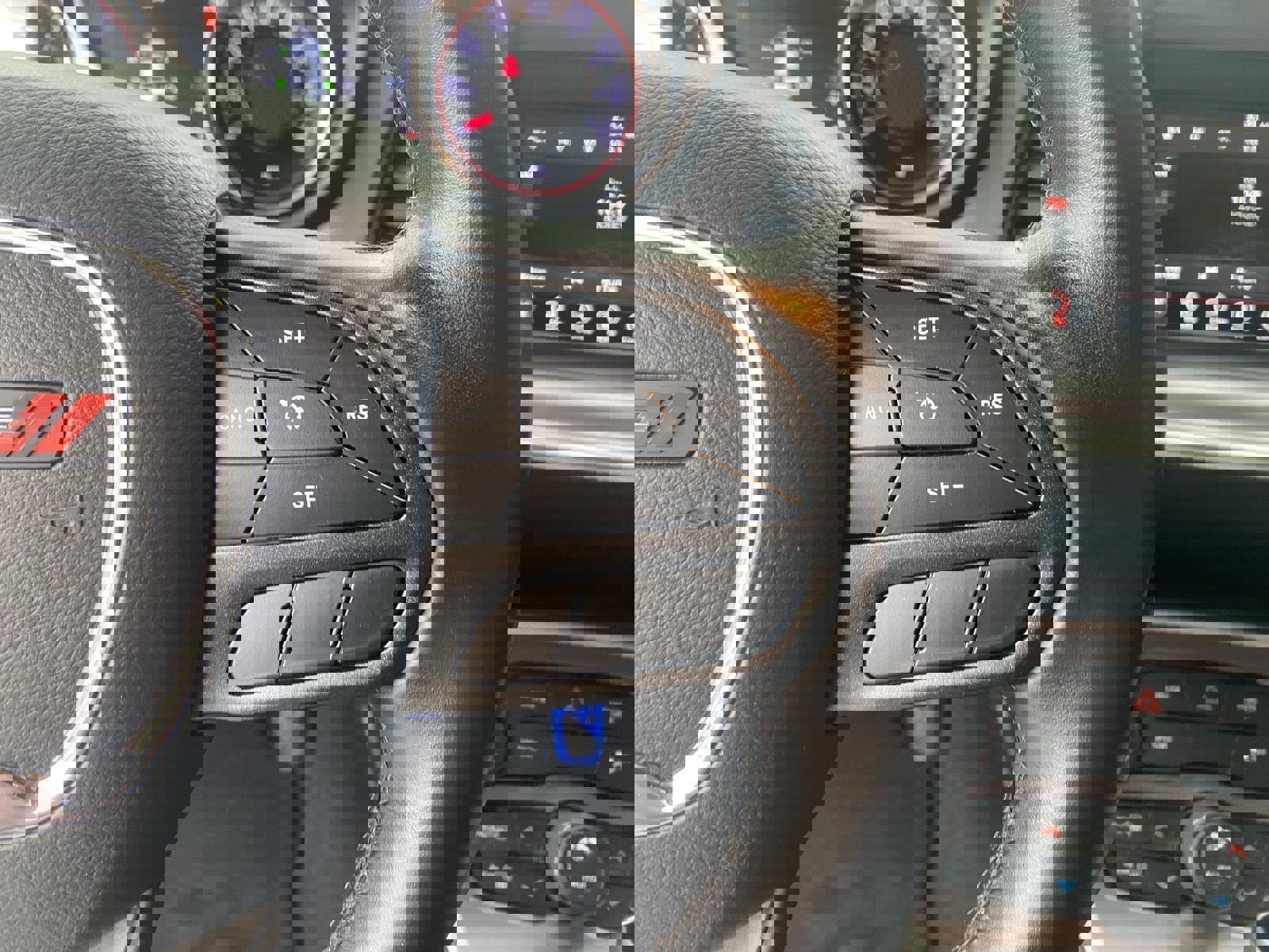 Used 2021 Dodge Challenger SXT image 33