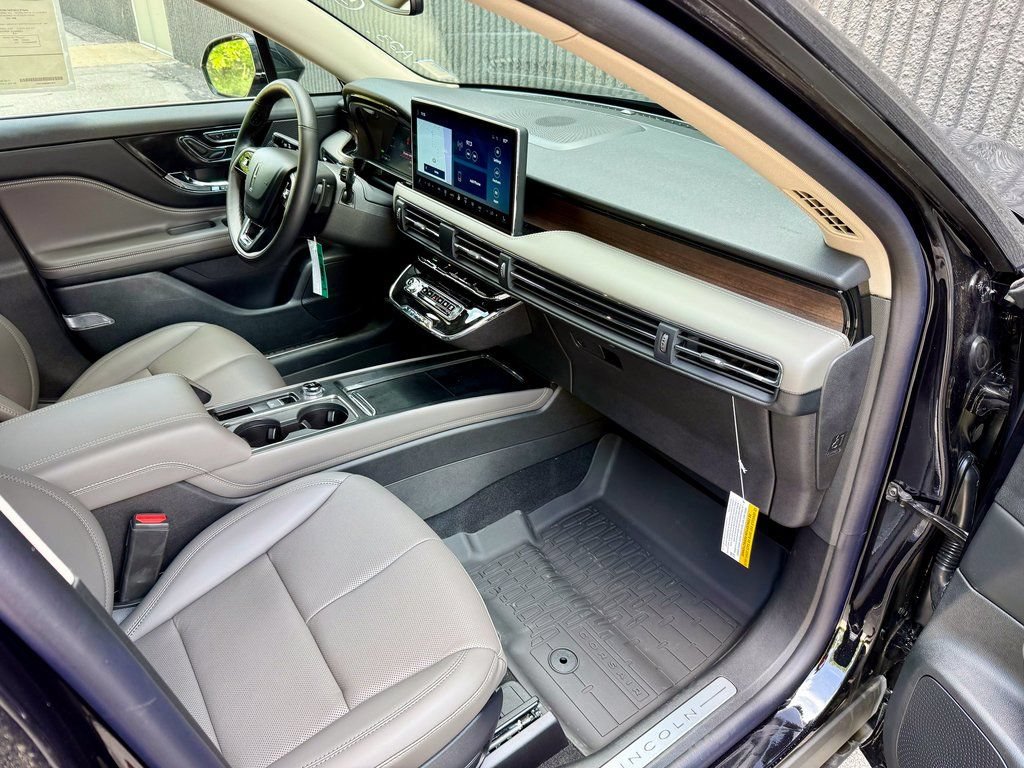 New 2025 Lincoln Corsair Grand Touring AWD/4WD image 20