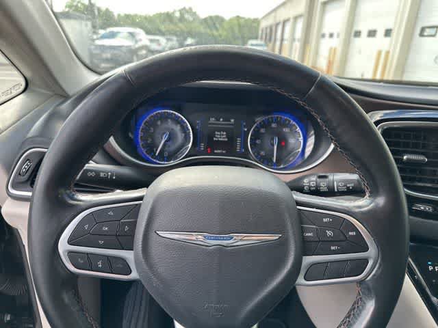 Used 2019 Chrysler Pacifica Touring-L FWD image 8