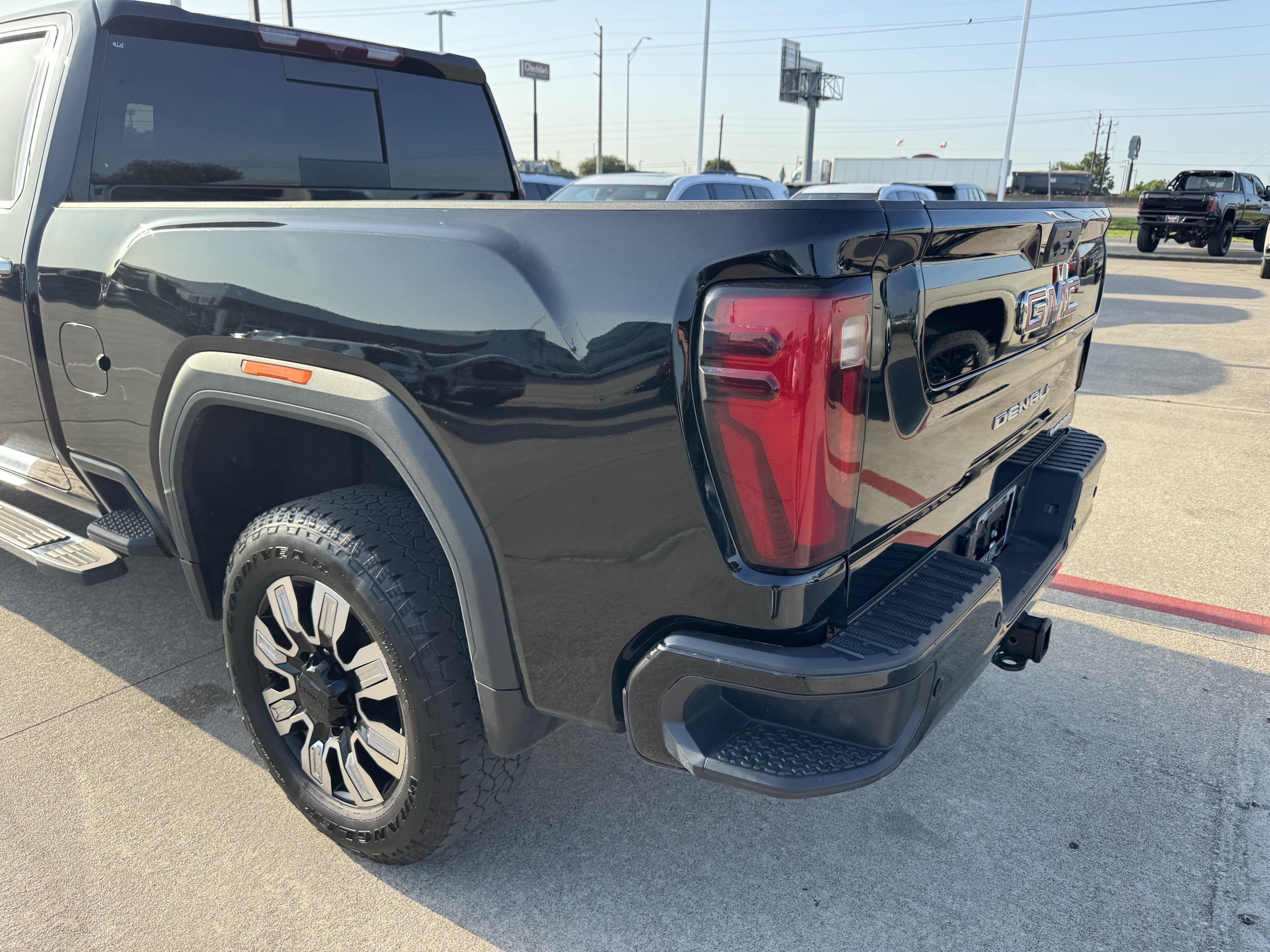 Used 2025 GMC Sierra 2500 Denali AWD/4WD image 8