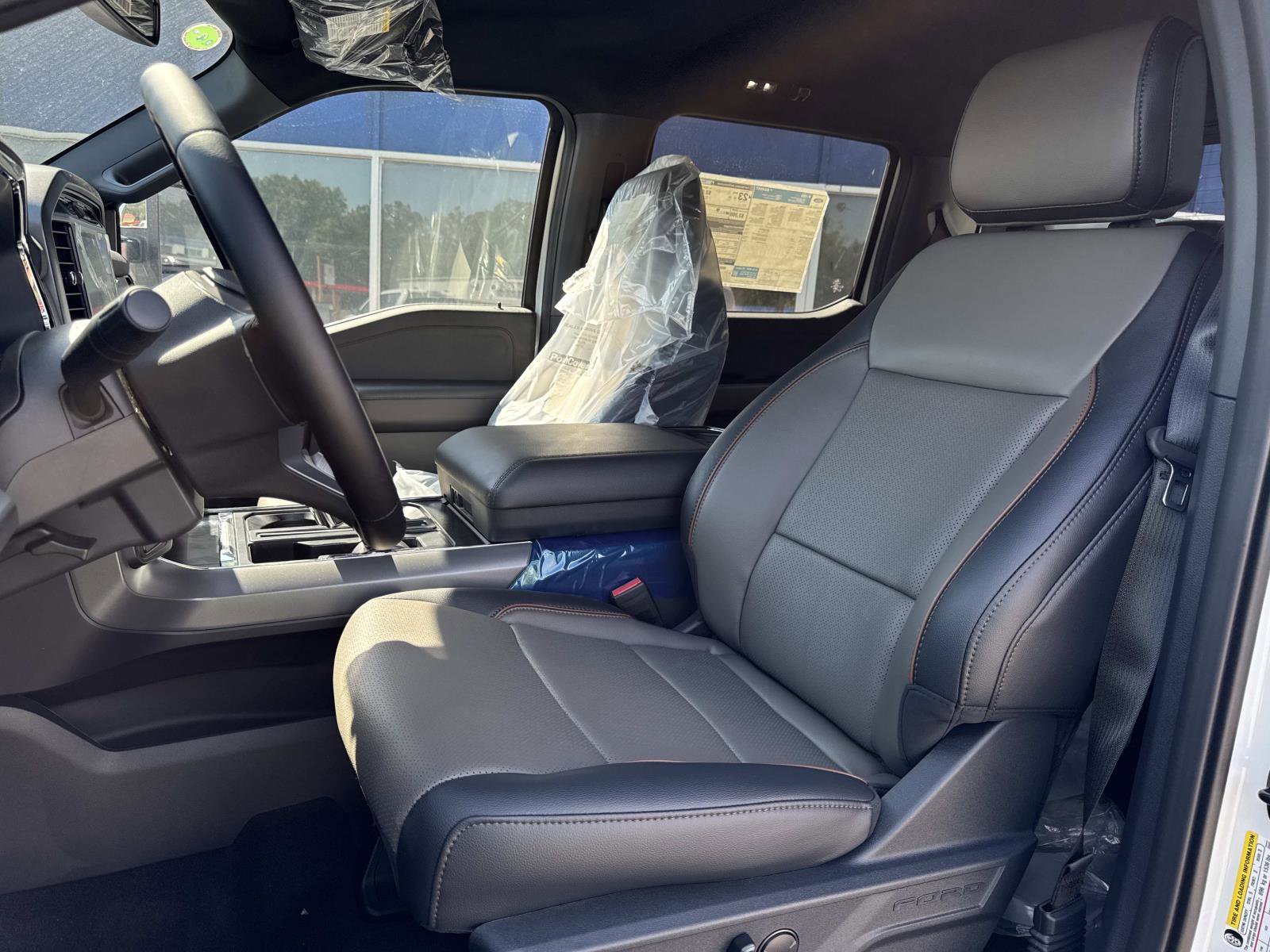 New 2025 Ford F150 Lariat w/ Equipment Group 501A Mid image 8