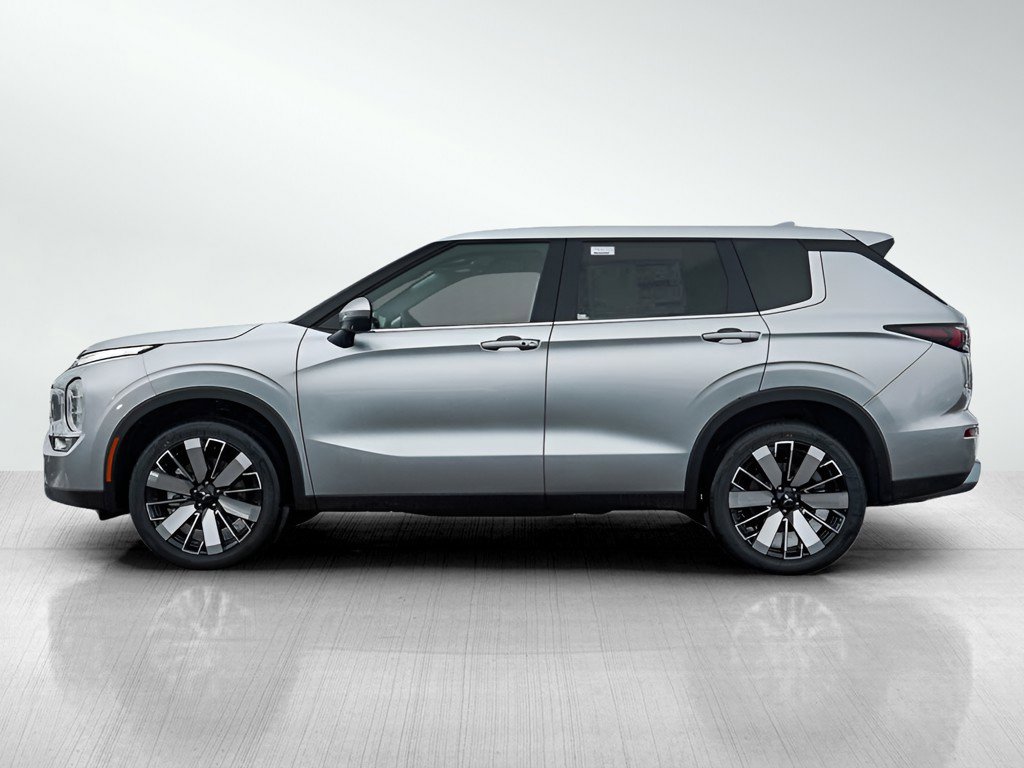 New 2026 Mitsubishi Outlander SE image 4