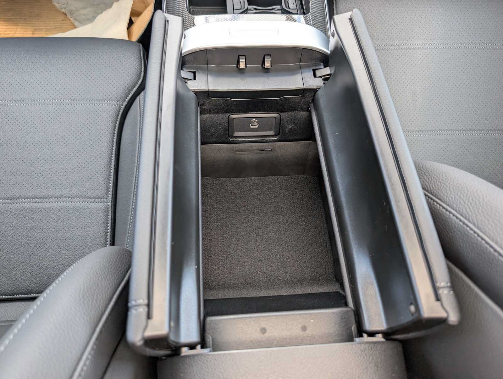 New 2026 Mercedes-Benz C 300 4MATIC Sedan image 13