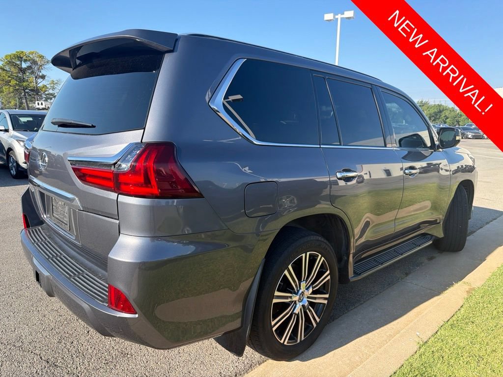Used 2018 Lexus LX 570 4WD w/ Luxury Package image 4