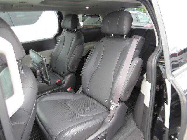 Used 2023 Kia Carnival SX Prestige FWD image 10