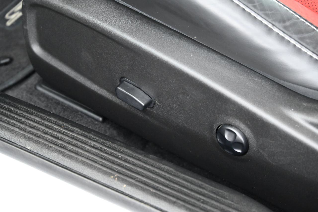 Used 2016 Dodge Challenger SRT Hellcat RWD image 21