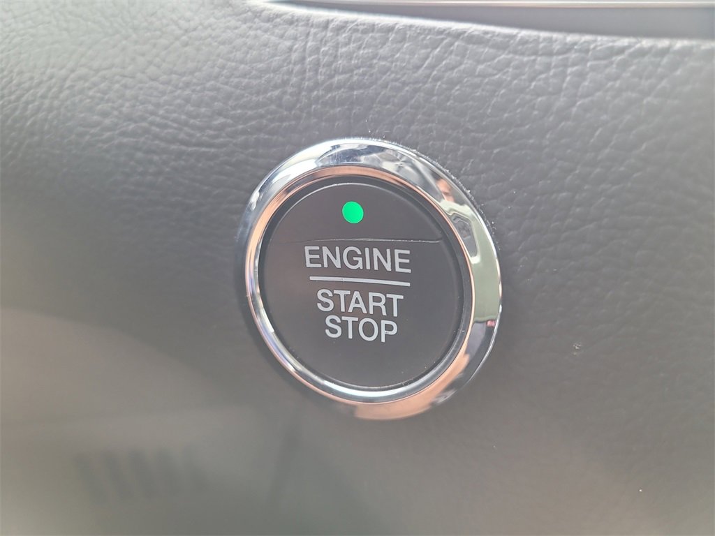 Used 2017 Ford Edge Titanium image 27