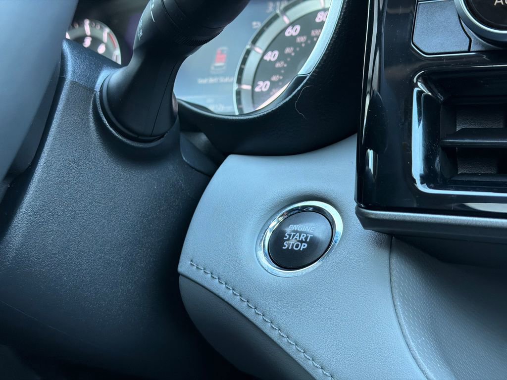 Used 2023 Toyota Highlander XLE image 31