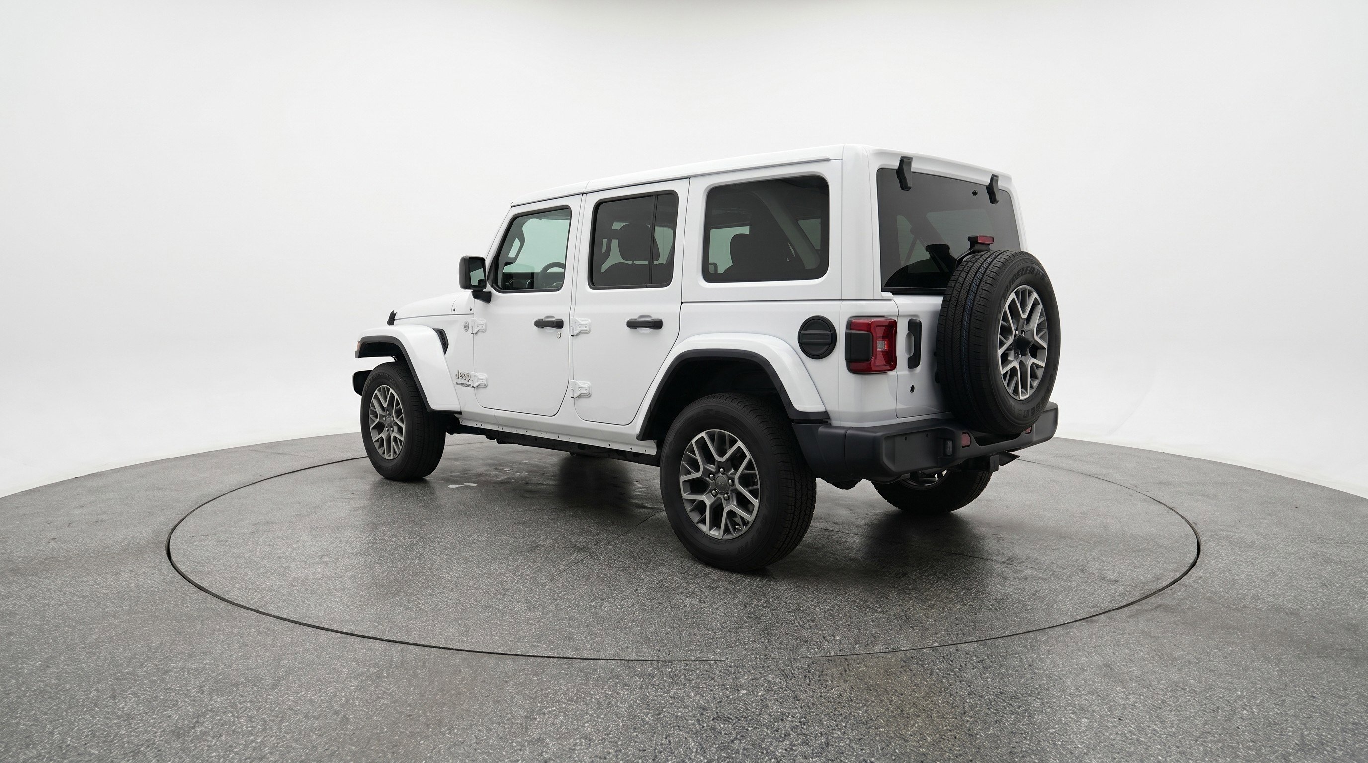 Used 2025 Jeep Wrangler Sahara image 6