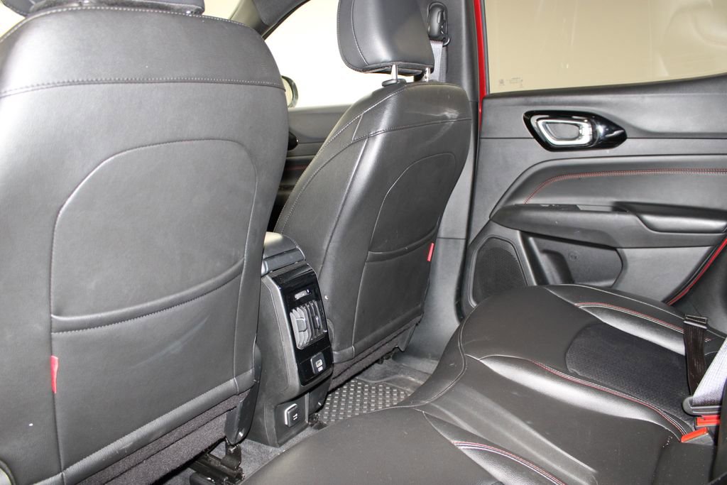 Used 2025 Jeep Compass Trailhawk image 18