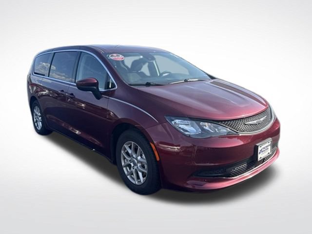Used 2023 Chrysler Voyager LX FWD image 8