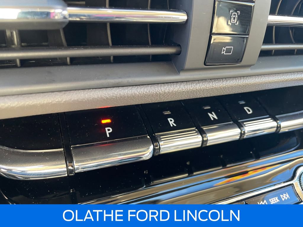 Used 2022 Lincoln Corsair AWD w/ Equipment Group 101A image 13