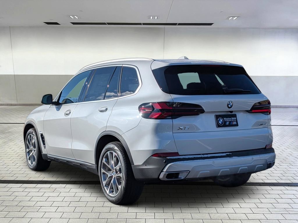 New 2026 BMW X5 xDrive40i image 3
