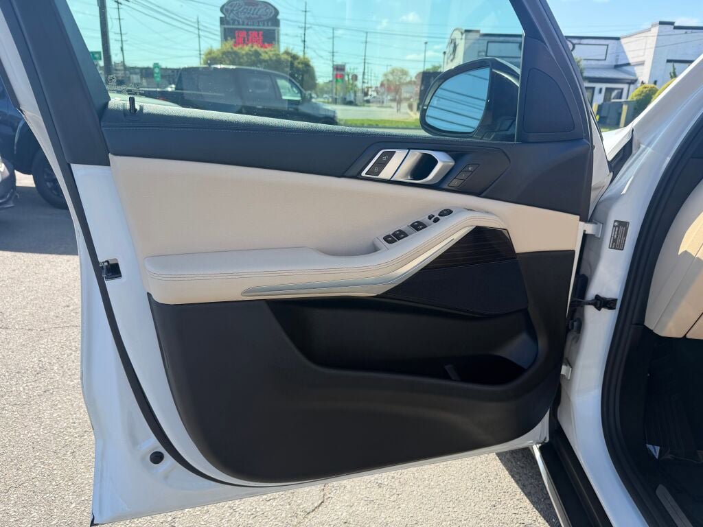 Used 2020 BMW X5 sDrive40i w/ Premium Package RWD image 10