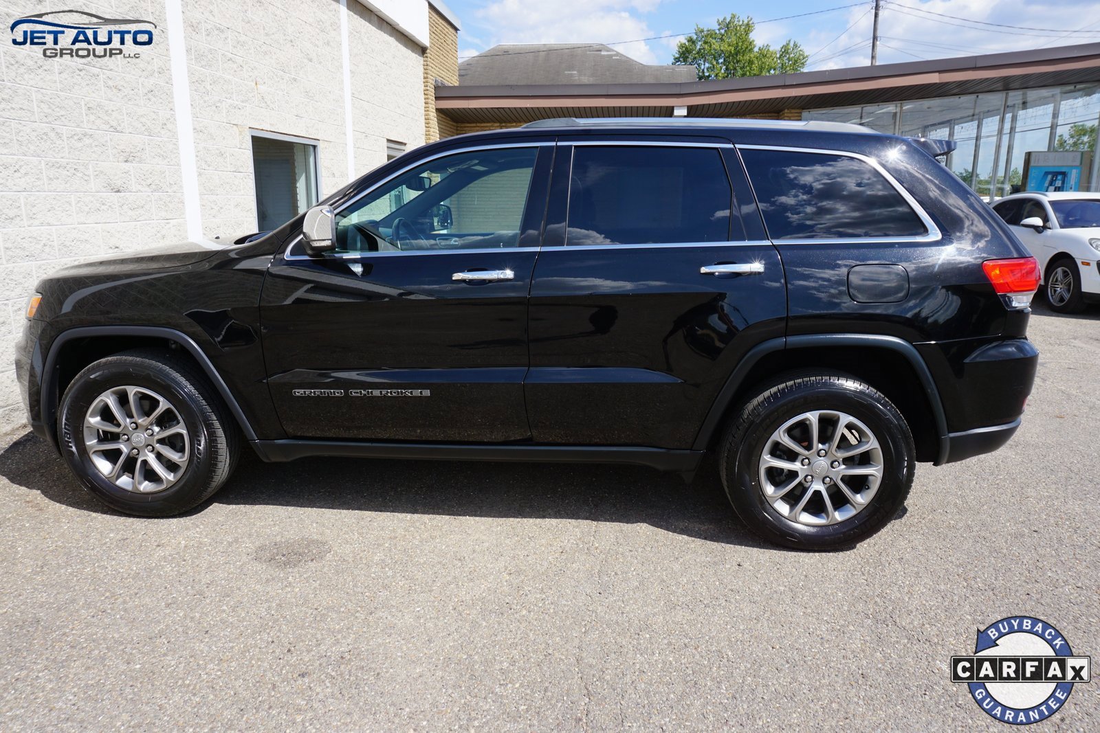 Used 2018 Jeep Grand Cherokee Limited image 13
