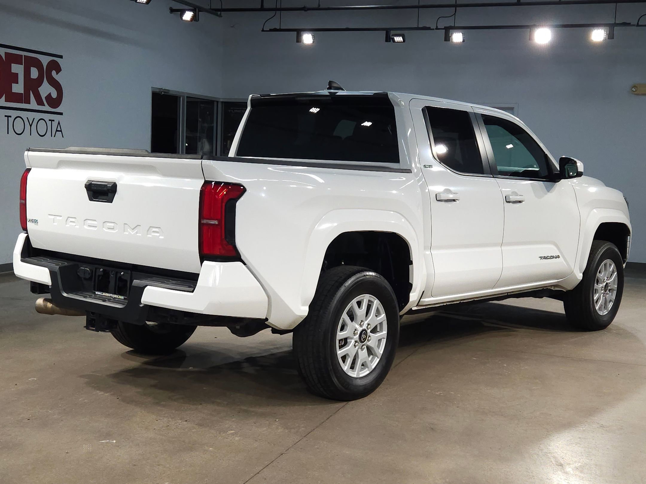 Certified 2024 Toyota Tacoma SR5 image 7