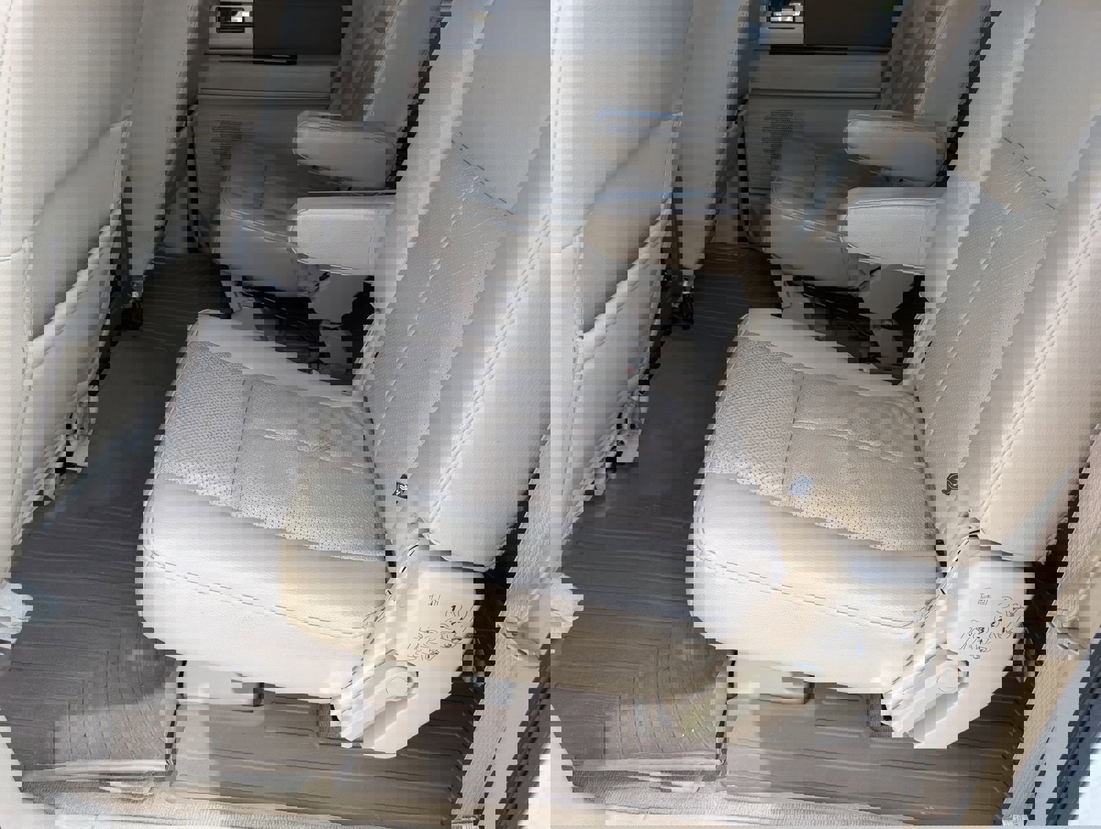 Used 2012 Ford Expedition EL XLT image 27