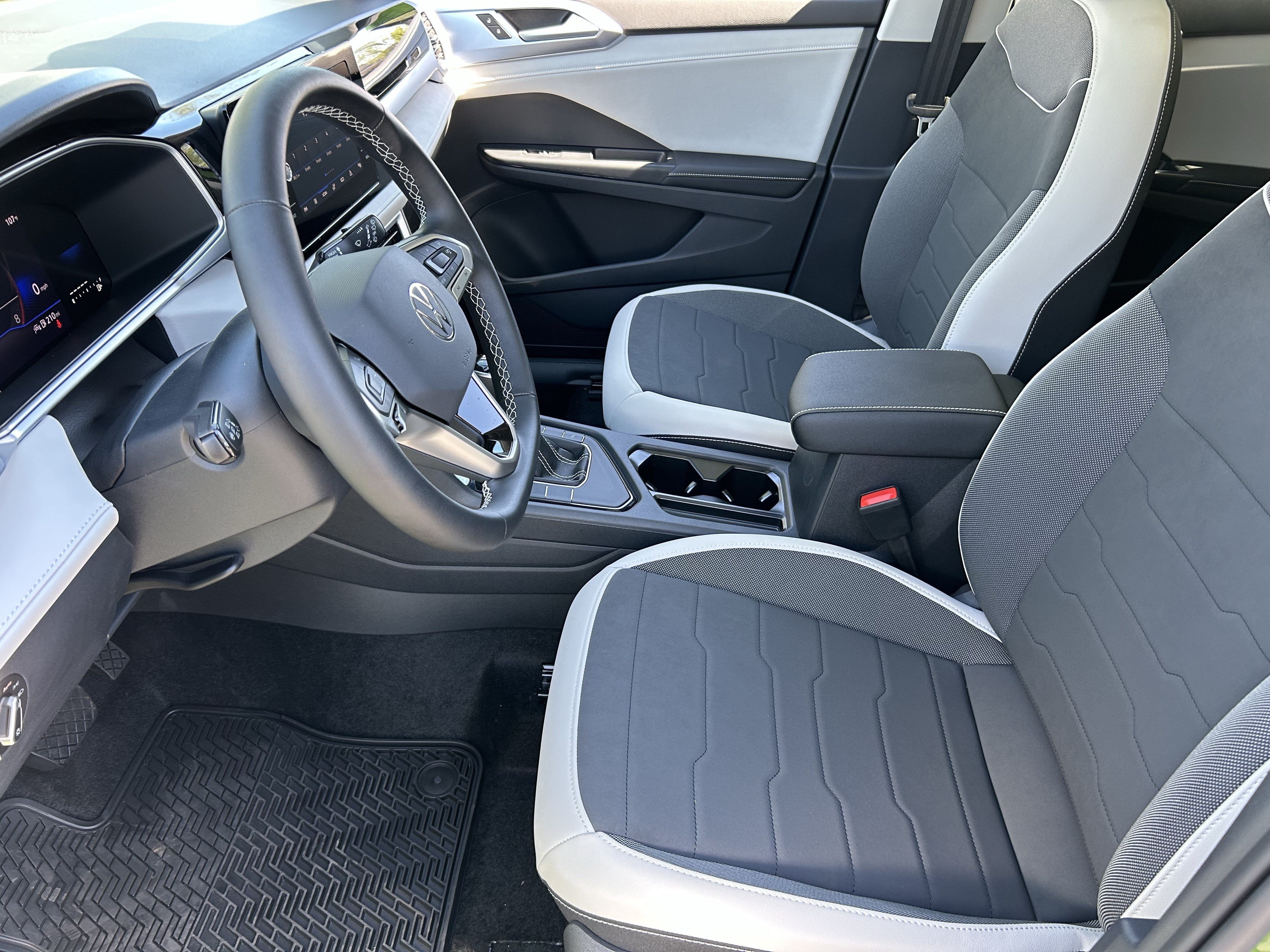 New 2026 Volkswagen Taos SE FWD image 16