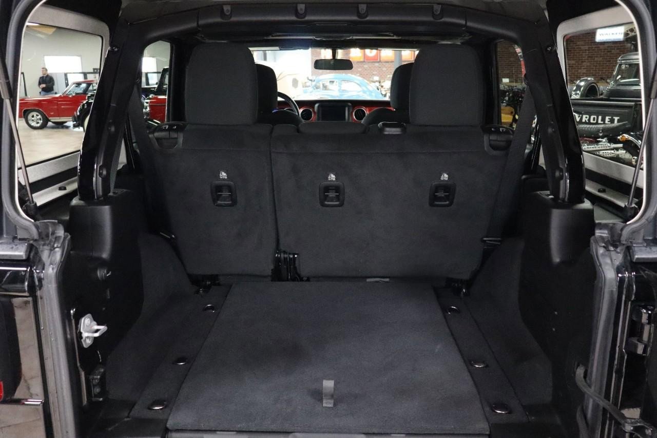 Used 2021 Jeep Wrangler Unlimited Rubicon w/ Steel Bumper Group image 17