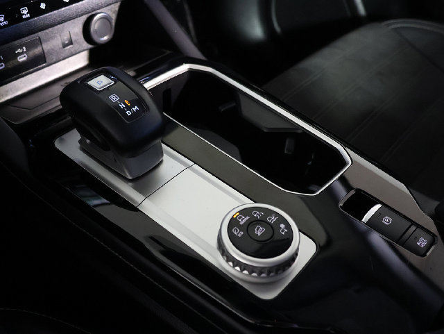 Used 2025 Mitsubishi Outlander SE FWD image 24
