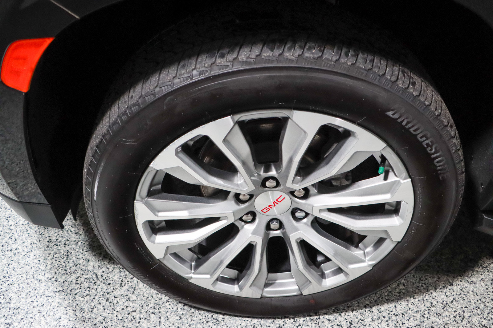 Used 2023 GMC Yukon XL Denali AWD/4WD image 11