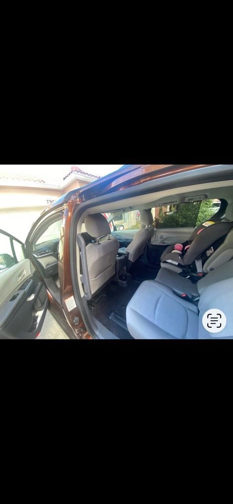 Certified 2023 Toyota Sienna LE image 6