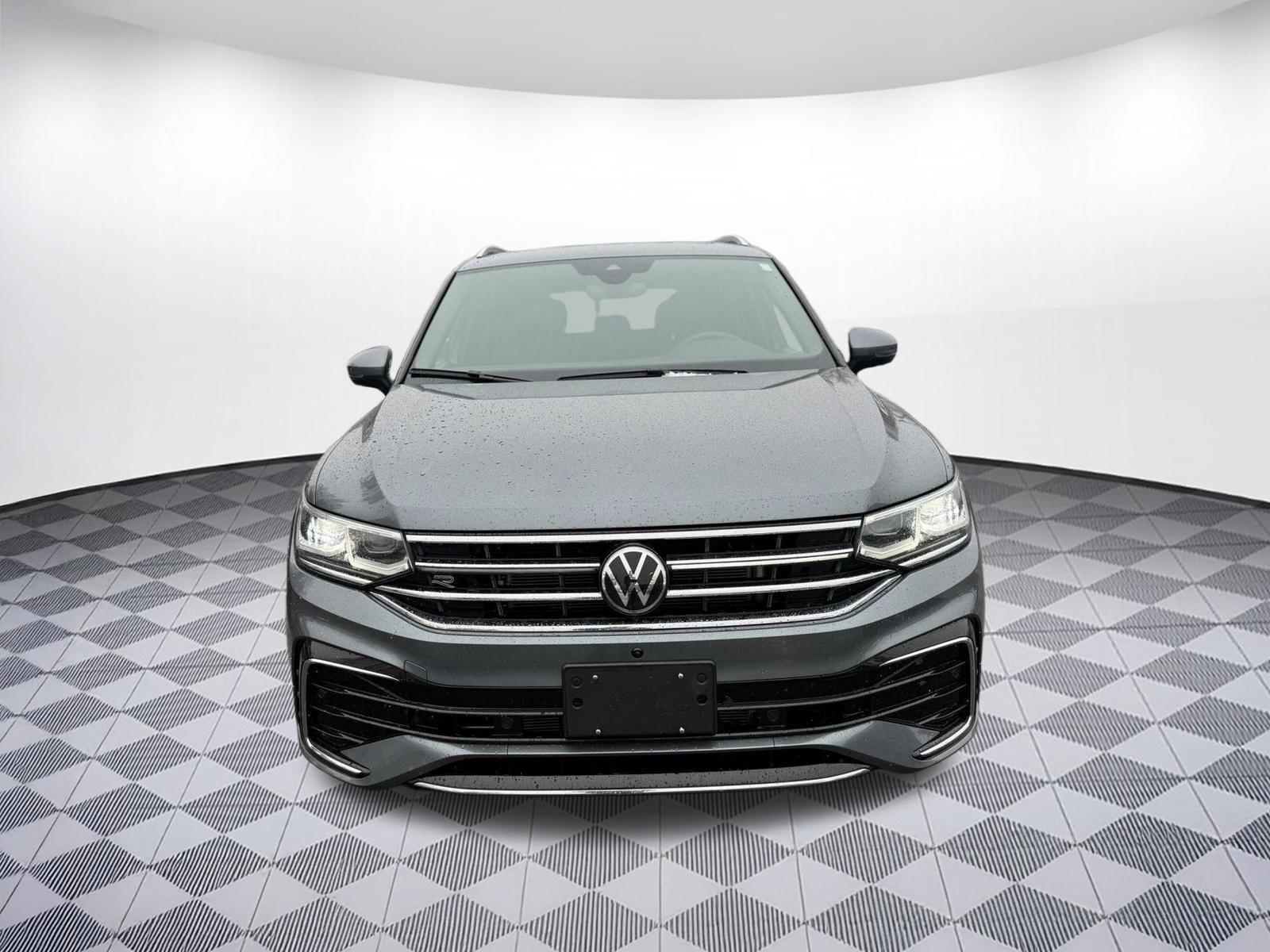 Used 2024 Volkswagen Tiguan SEL R-Line image 6