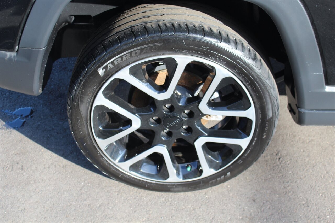 Used 2018 Jeep Compass Limited AWD/4WD image 22