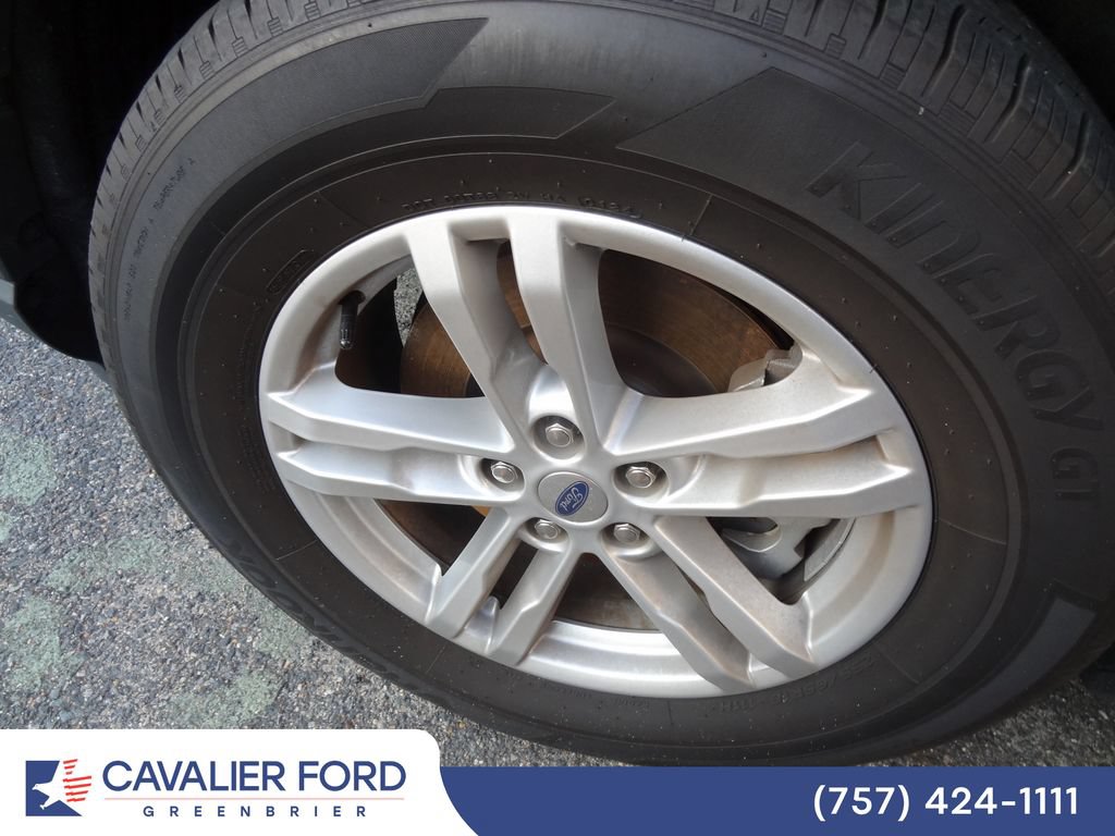 Used 2024 Ford Explorer XLT RWD image 12