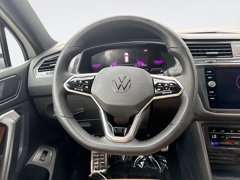 Used 2024 Volkswagen Tiguan SE R-Line AWD/4WD image 11