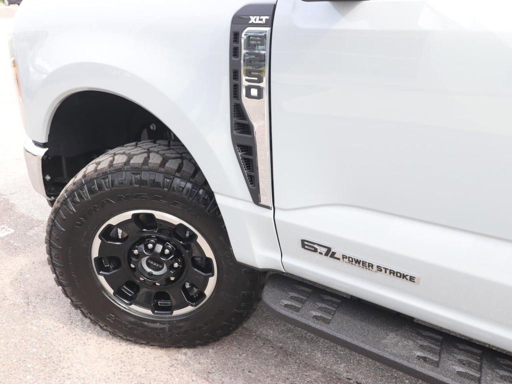 New 2026 Ford F250 XLT w/ Tremor Off-Road Package AWD/4WD image 4
