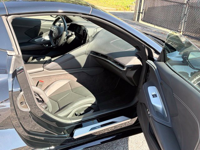 Used 2024 Chevrolet Corvette Stingray Coupe w/ Z51 Performance Package RWD image 29