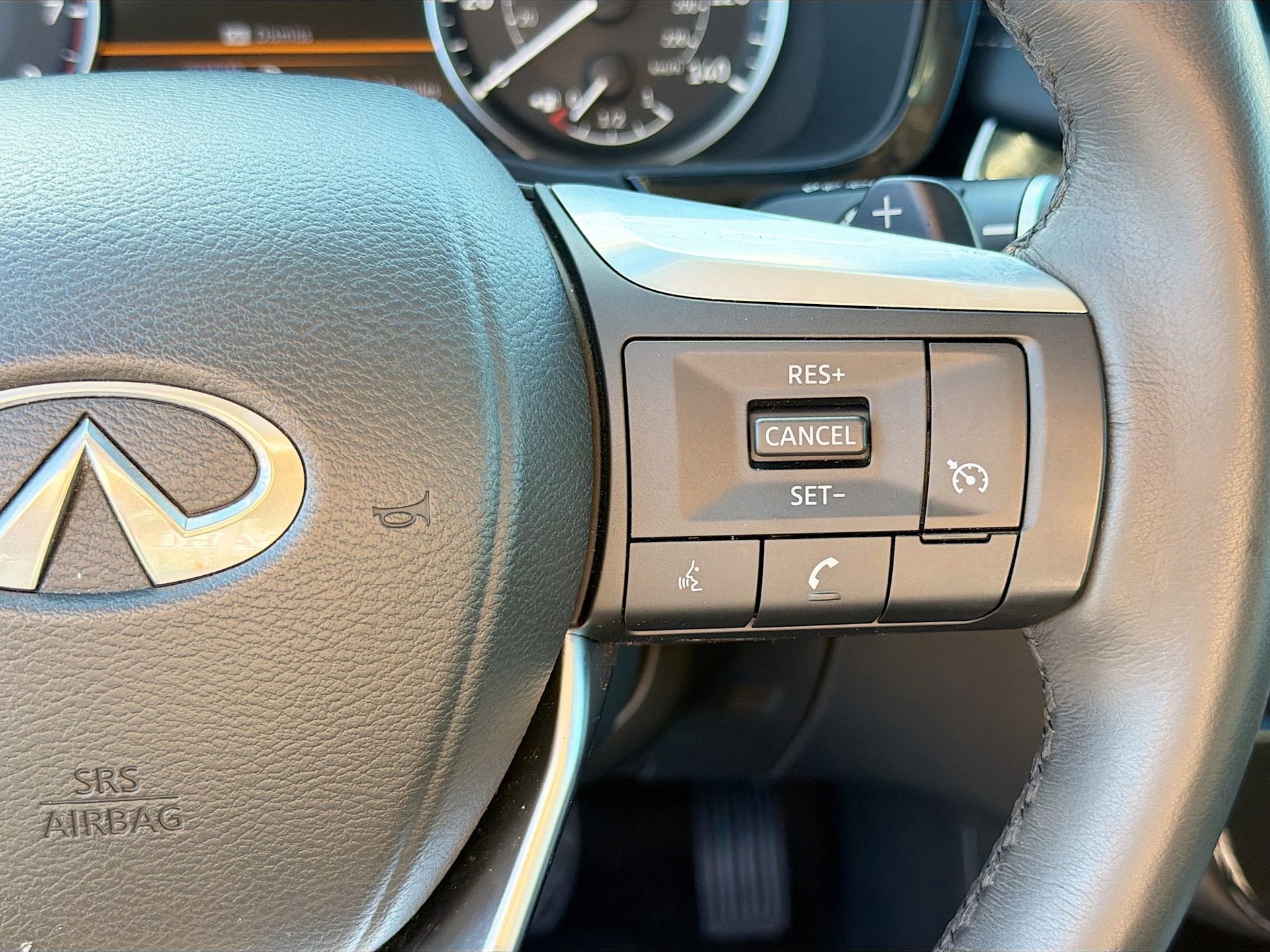 Used 2024 INFINITI QX60 Pure image 40