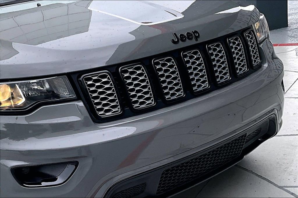 Used 2021 Jeep Grand Cherokee Laredo X AWD/4WD image 32