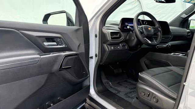 Used 2025 Chevrolet Silverado EV LT AWD/4WD image 32
