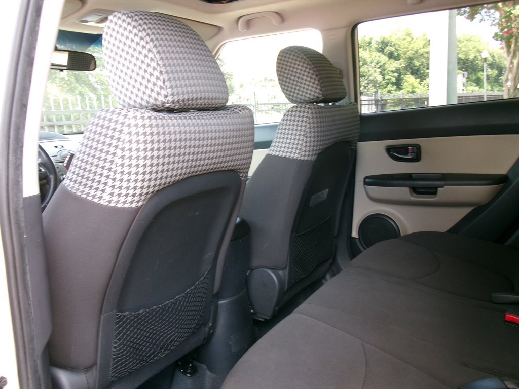 Used 2011 Kia Soul ! FWD image 29