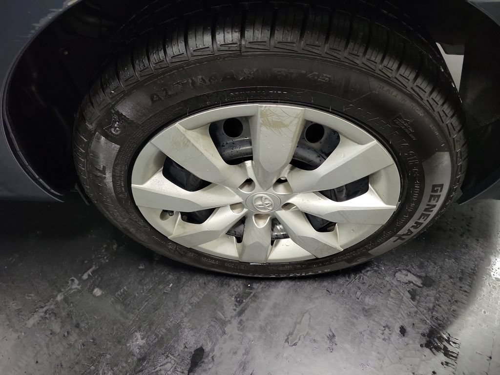 Used 2014 Toyota Corolla LE FWD image 12