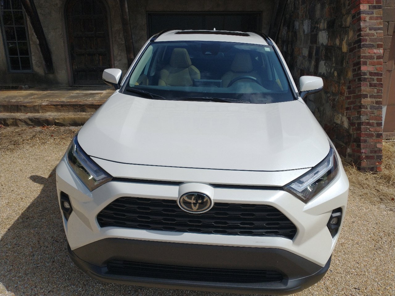 Used 2022 Toyota RAV4 XLE Premium image 64