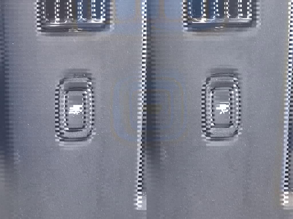 New 2025 Chevrolet Express 3500 w/ Power Convenience Package image 10