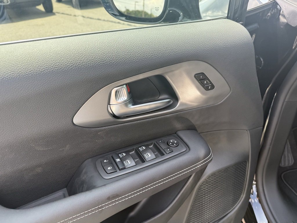 New 2026 Chrysler Pacifica Select image 14