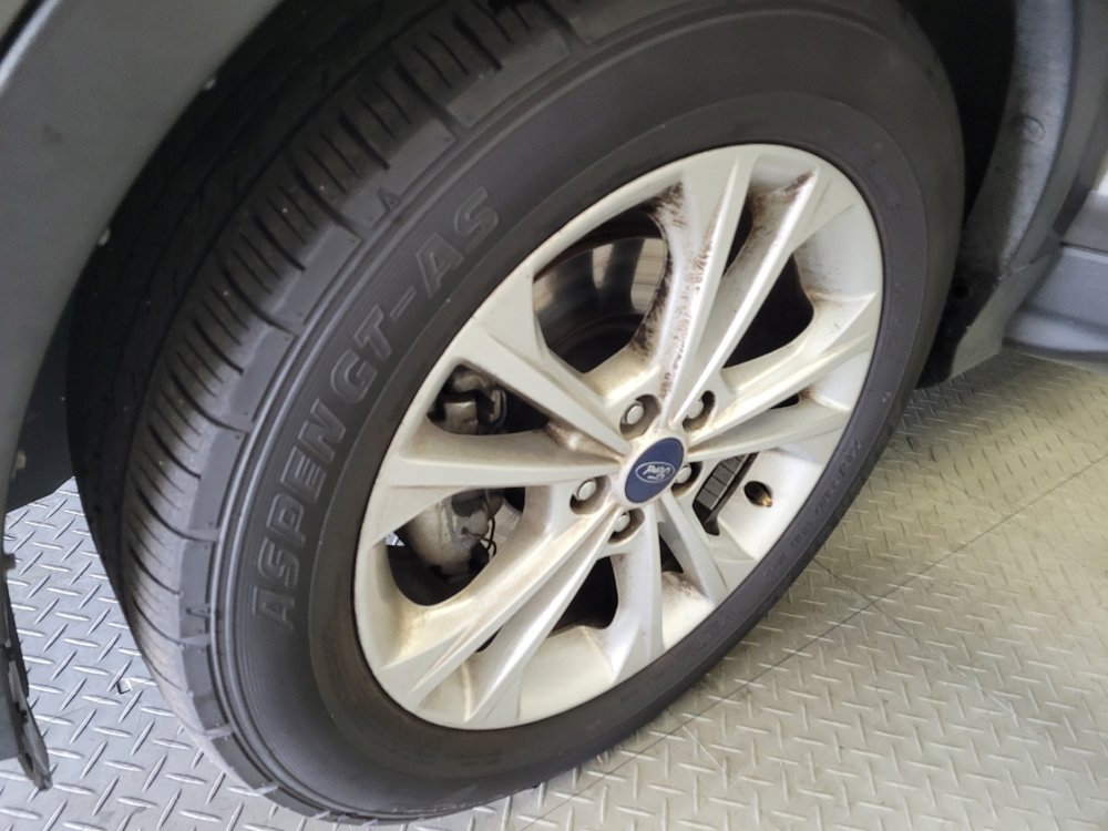 Used 2017 Ford Escape SE FWD image 31