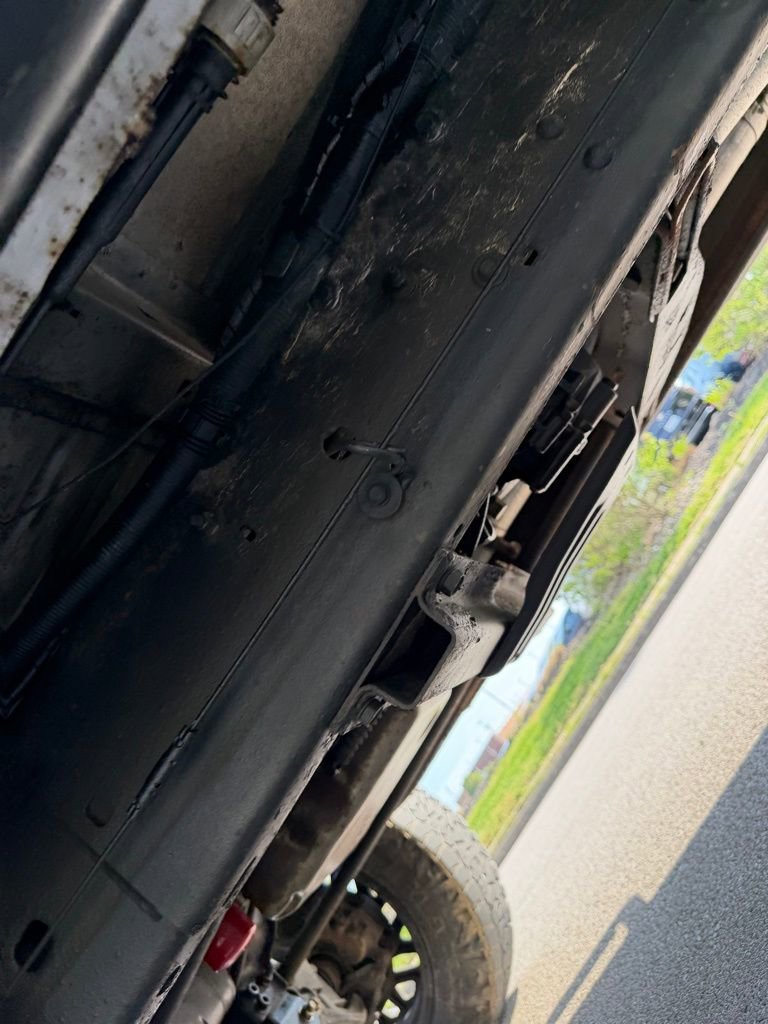 Used 2004 Chevrolet Silverado 2500 LT w/ Heavy-Duty Power Package image 15