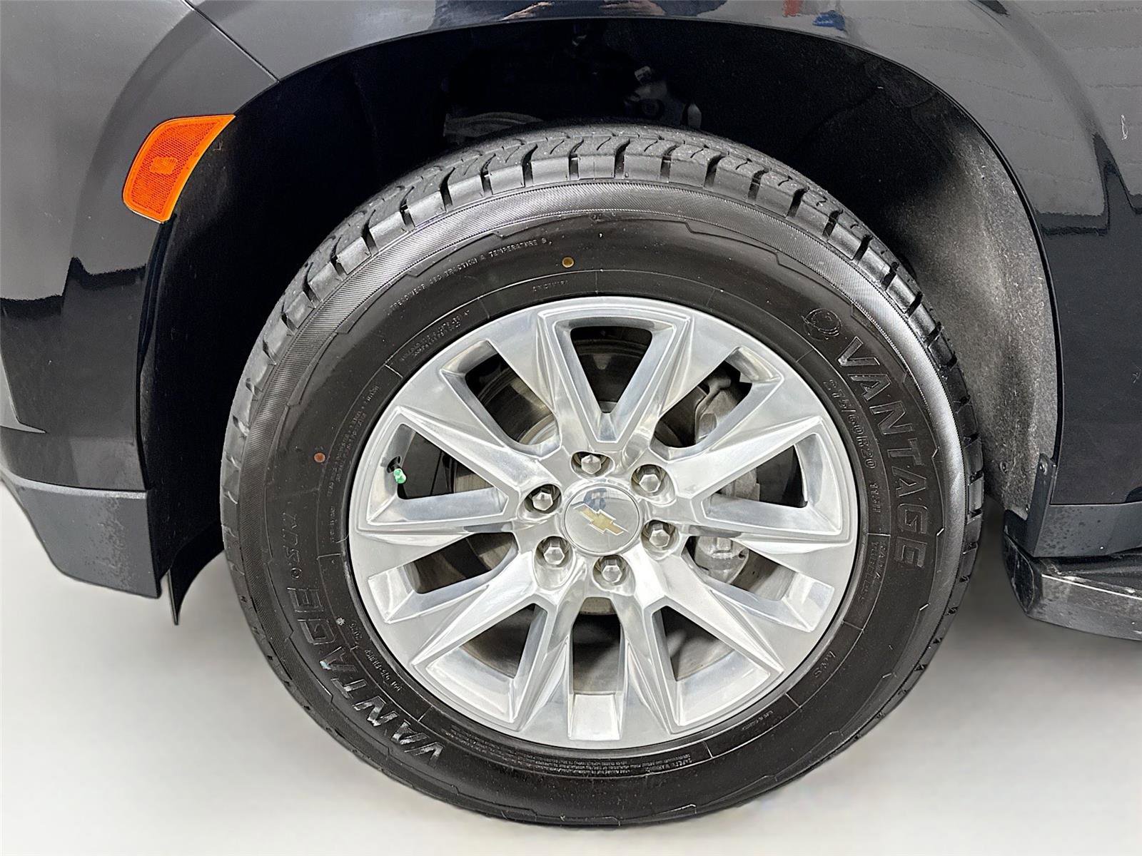 Used 2024 Chevrolet Suburban Premier RWD image 51